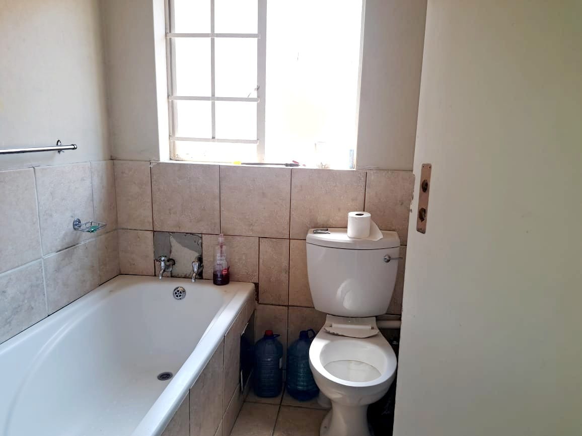 1 Bedroom Property for Sale in Rustenburg Central North West